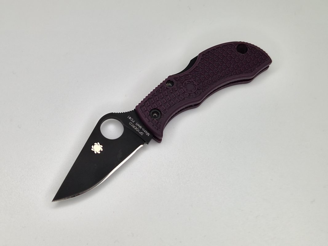 Spyderco Manbug Burgundy